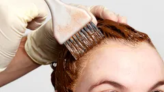 Natürliche Haarfärbung: Diese 4 Pflanzen ersetzen chemische Haarfarbe für immer